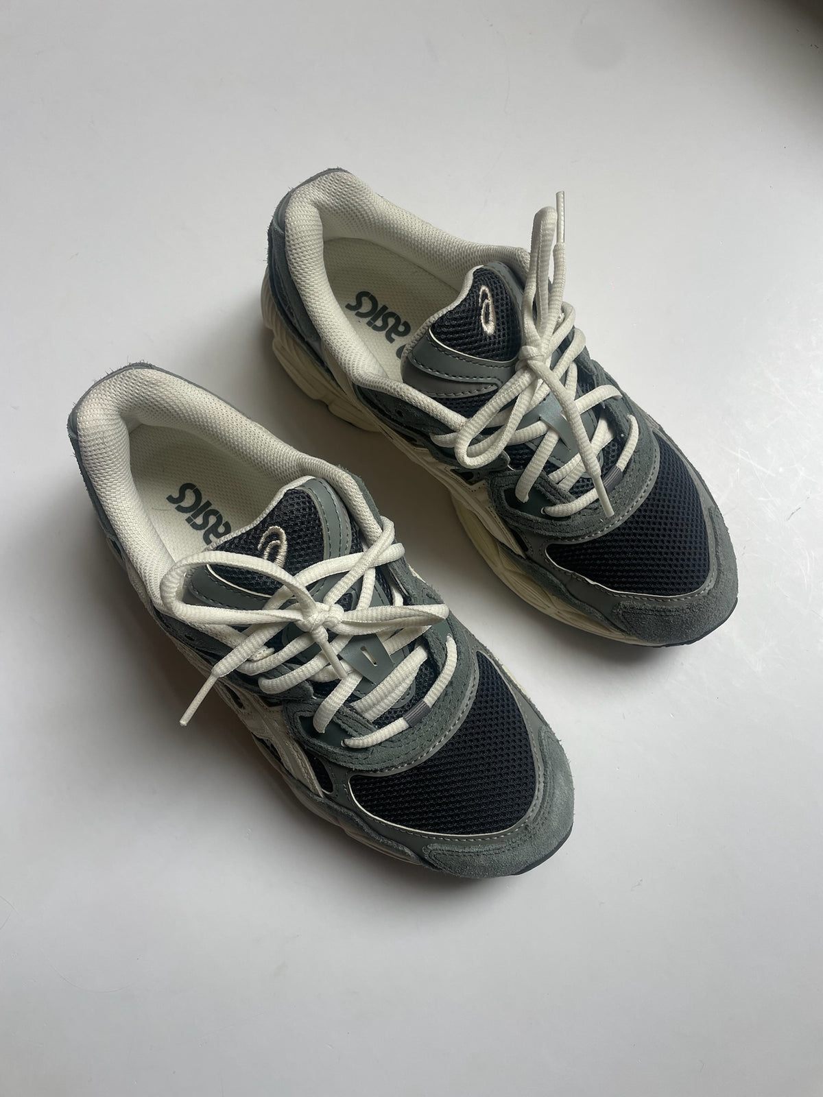 Asics Sneakers