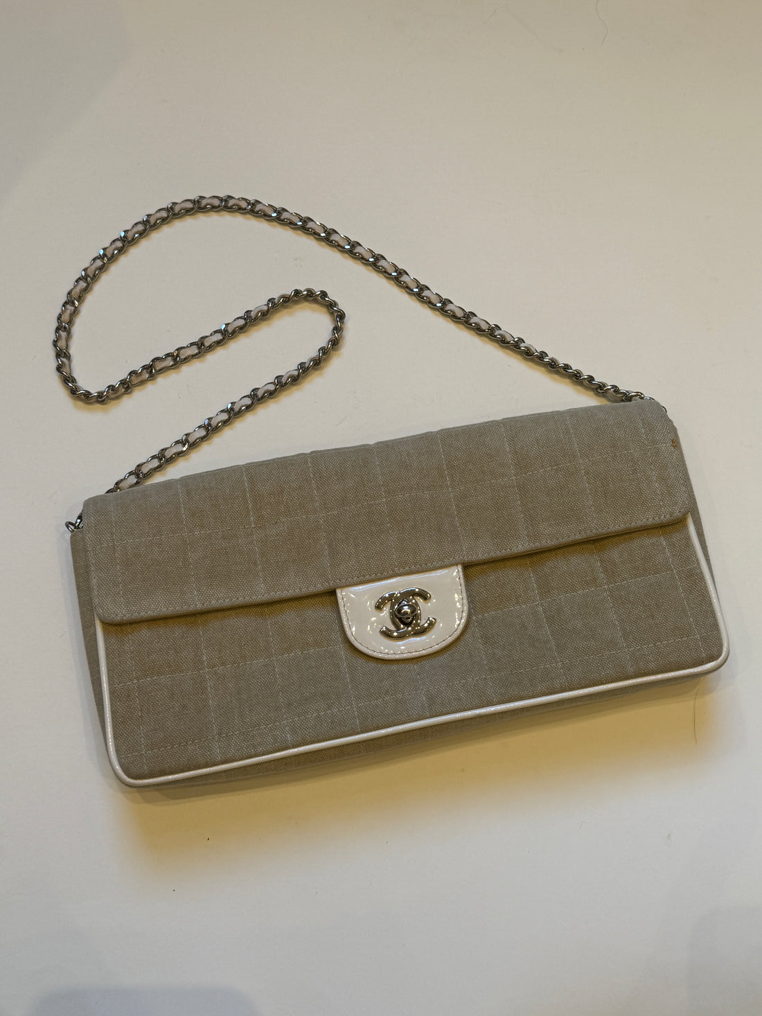 Chanel Chocolate Bar Chain Shoulder Bag