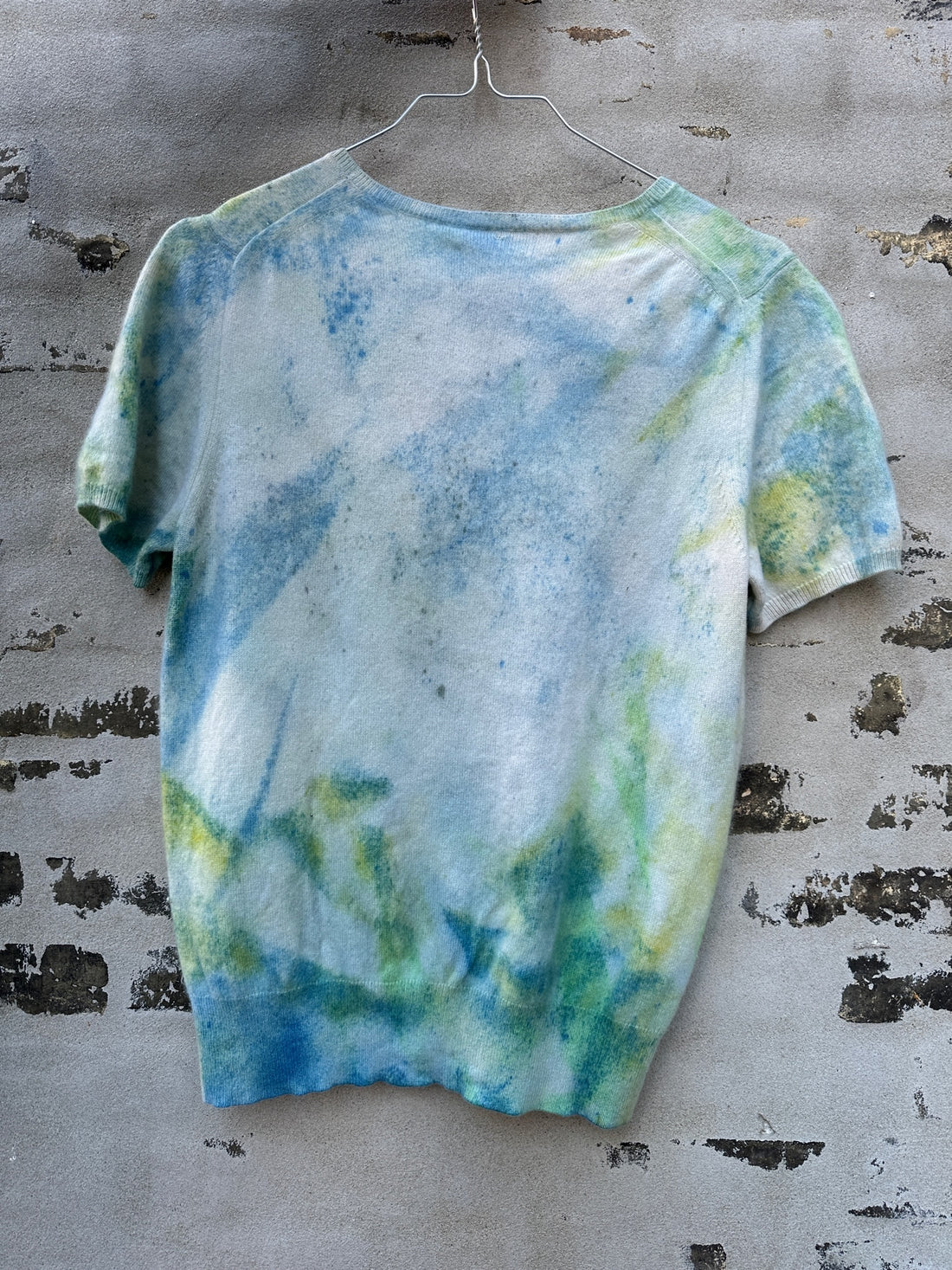 Malin Landaeus cashmere bagfra væg