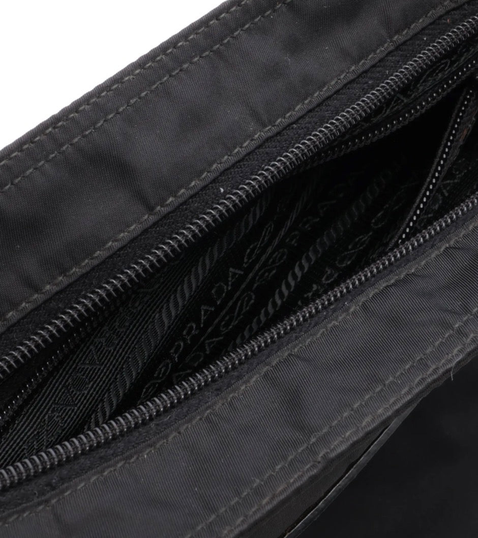 Prada Tessuto Nylon x Leather Shoulder Bag / Taske