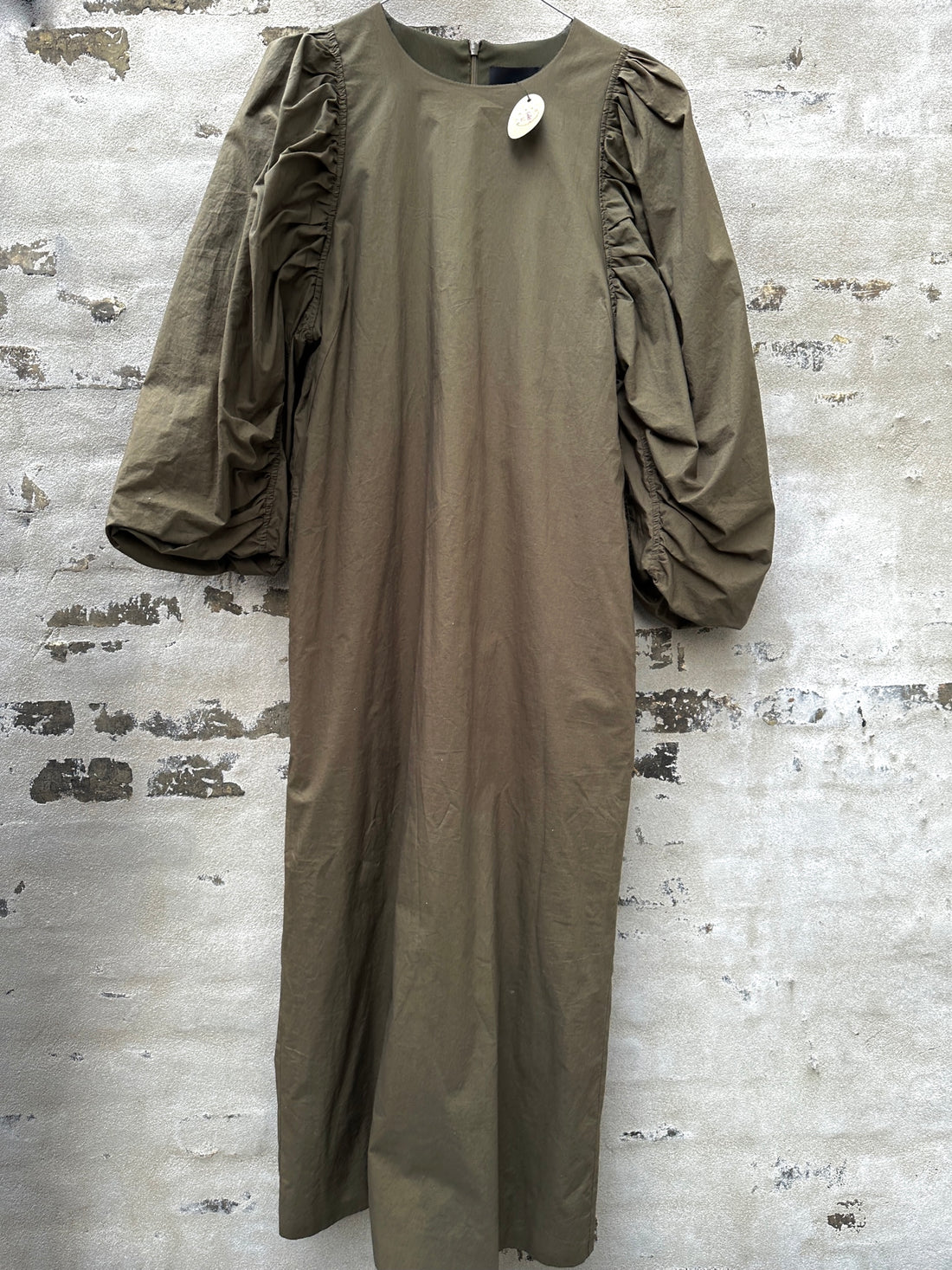 Birgitte Herskind kjole grøn væg