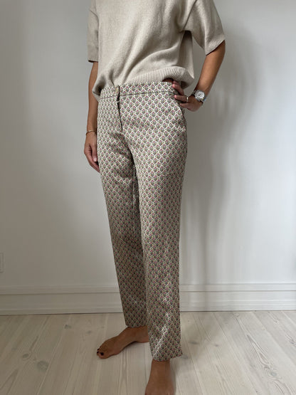 Etro bukser med mønster på model side