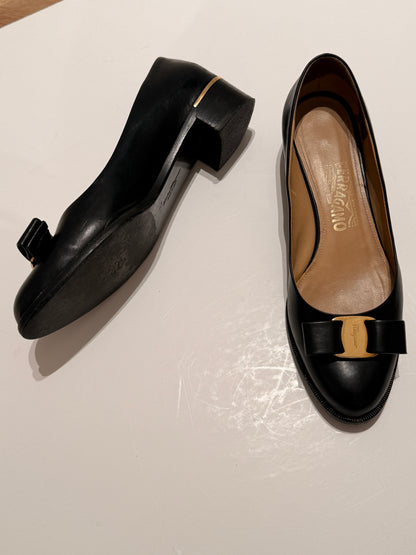 Salvatore Ferragamo Vera Bow Heels / Hæle