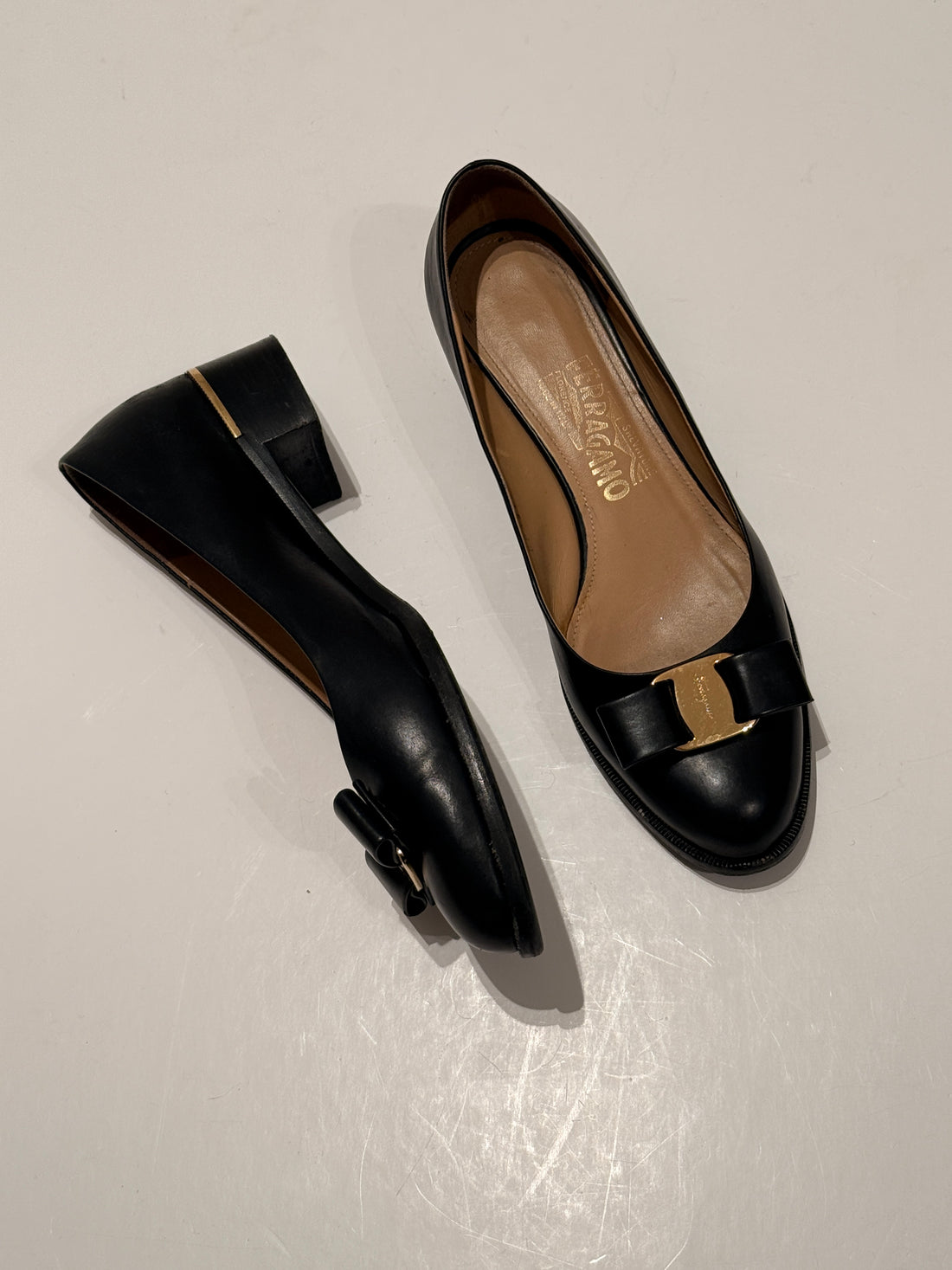 Salvatore Ferragamo Vera Bow Heels / Hæle