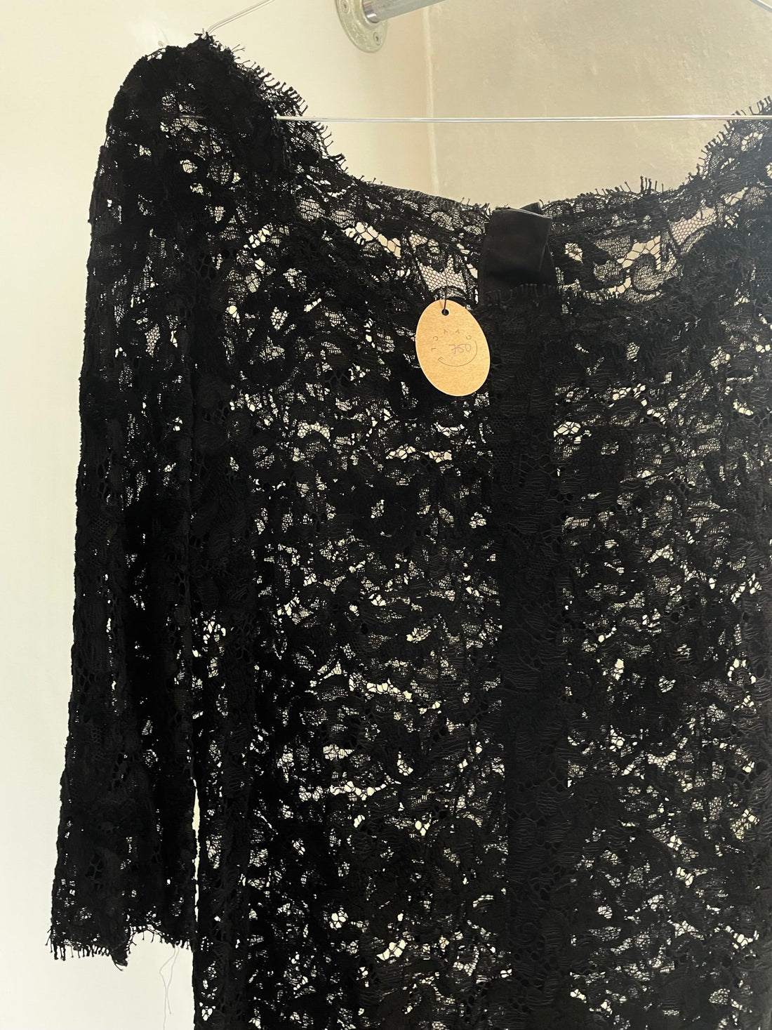 brand unknown kjole sort blonde forfra tæt på