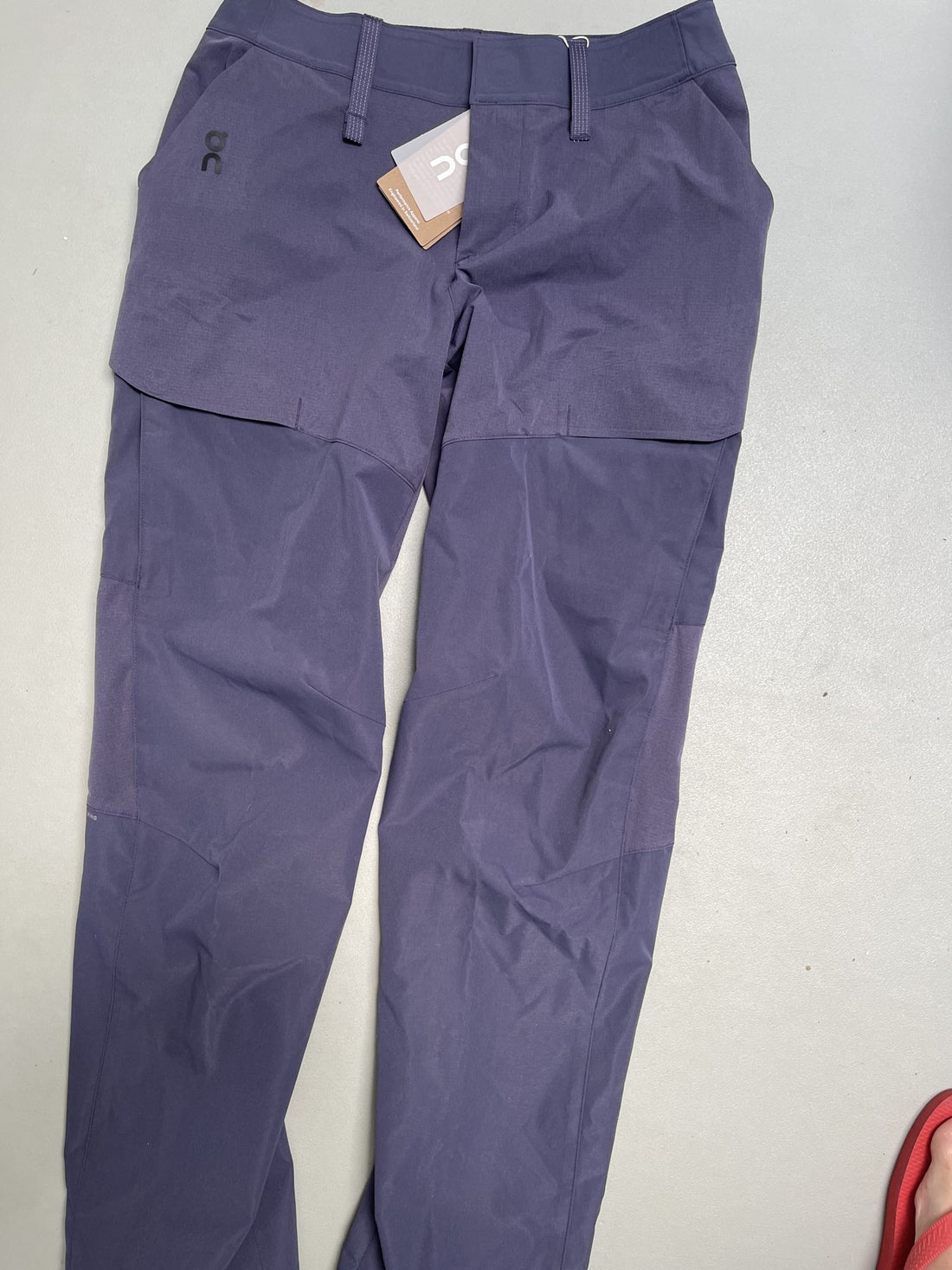 On cloud bukser forfra