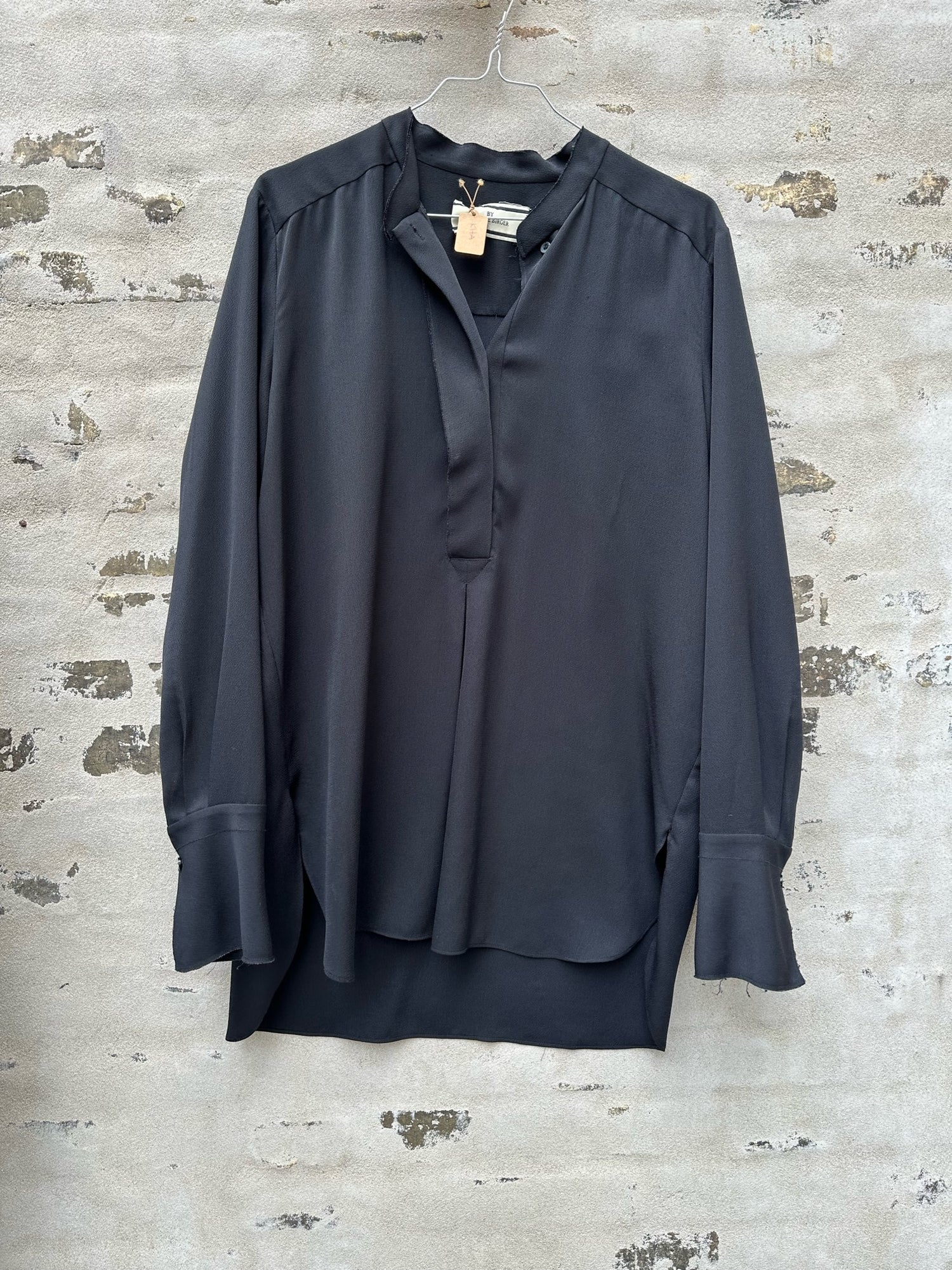 By Malene Birger sort bluse væg