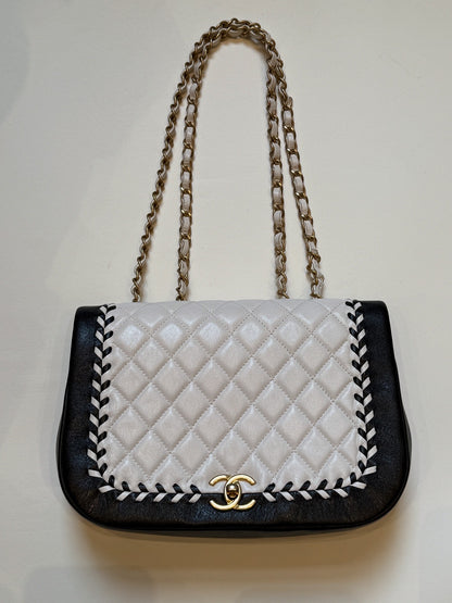 Chanel Bicolor Calfskin Braided Chic Flap taske