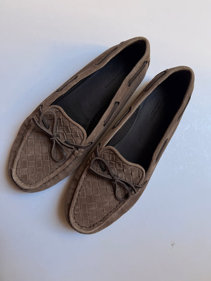 Bottega Veneta Intrecciato Weave Suede Flats / Mocassin
