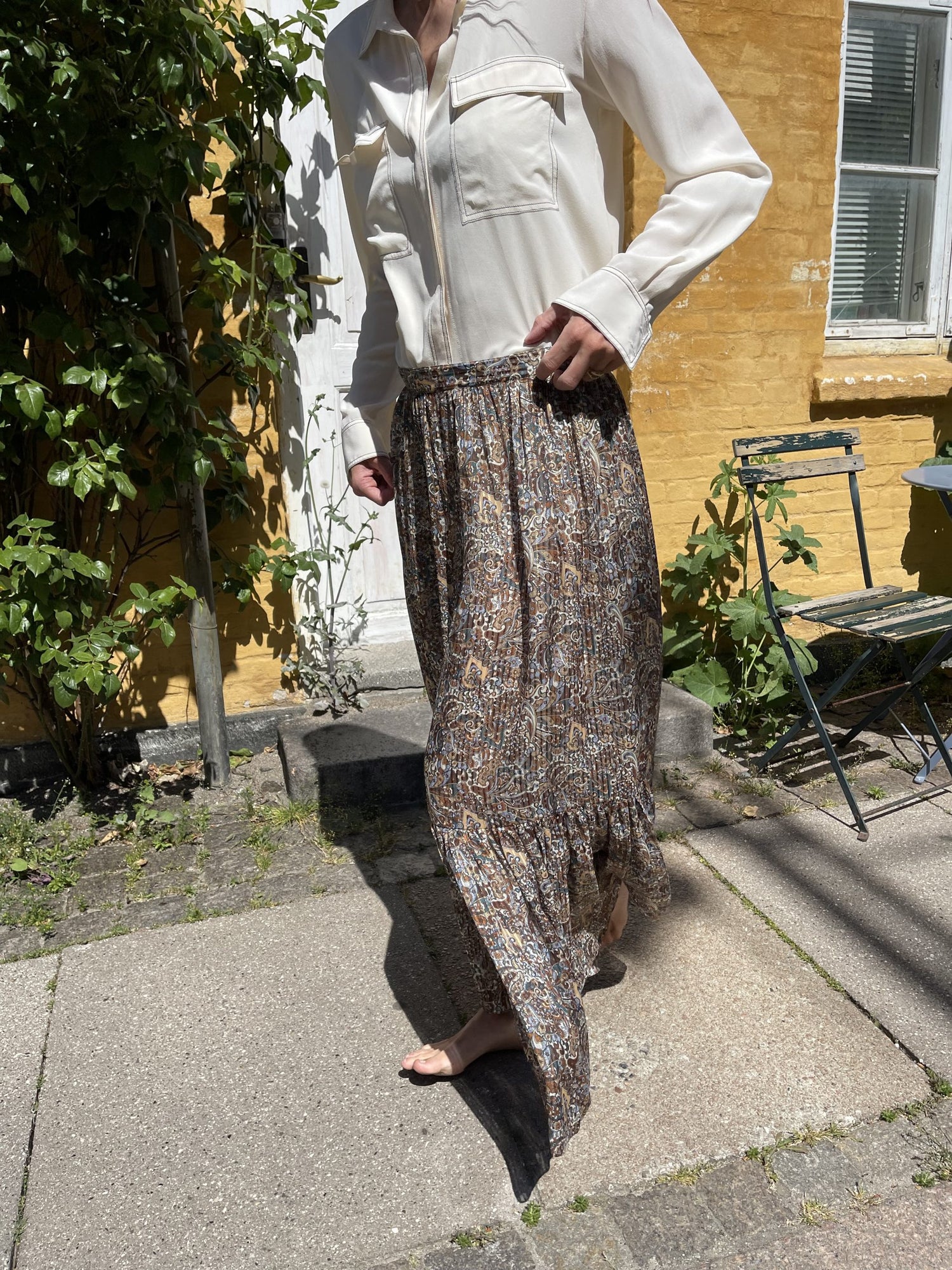Celine nederdel mønstret på model side