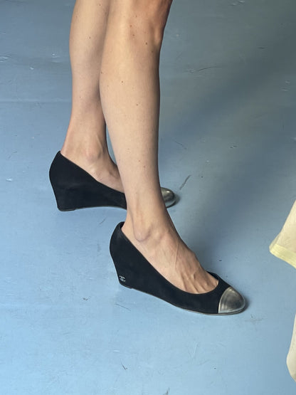 Chanel sko kilehæl på model side