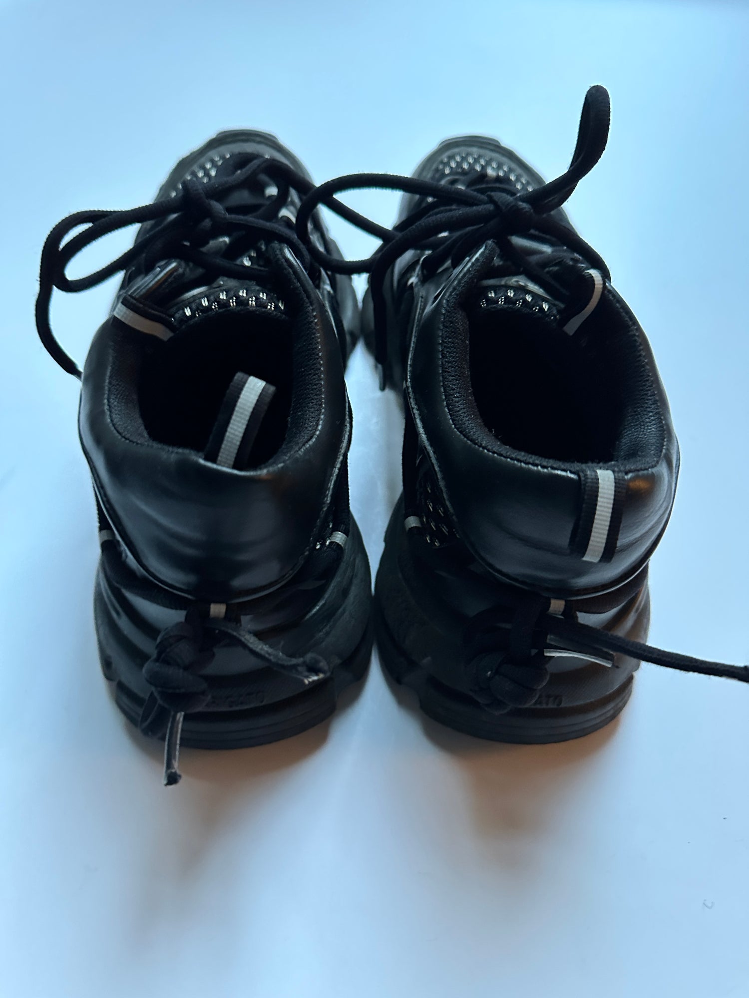 Axel Arigato Sneakers