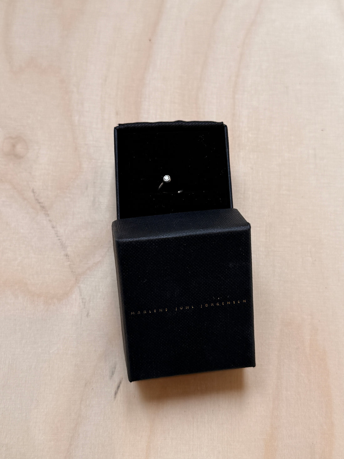 Marlene Juhl Jørgensen Mini Hoop 1 diamant Ørering