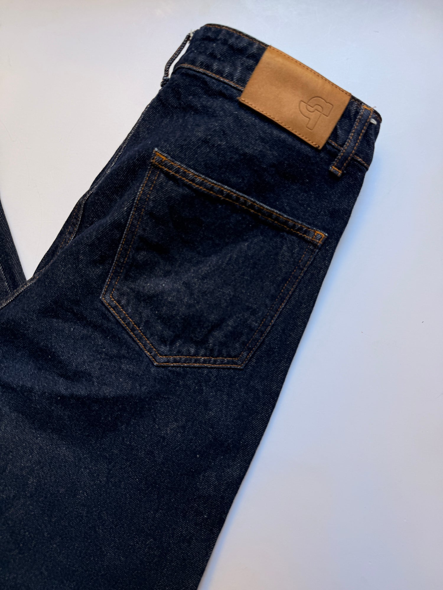 Oval Square Jeans