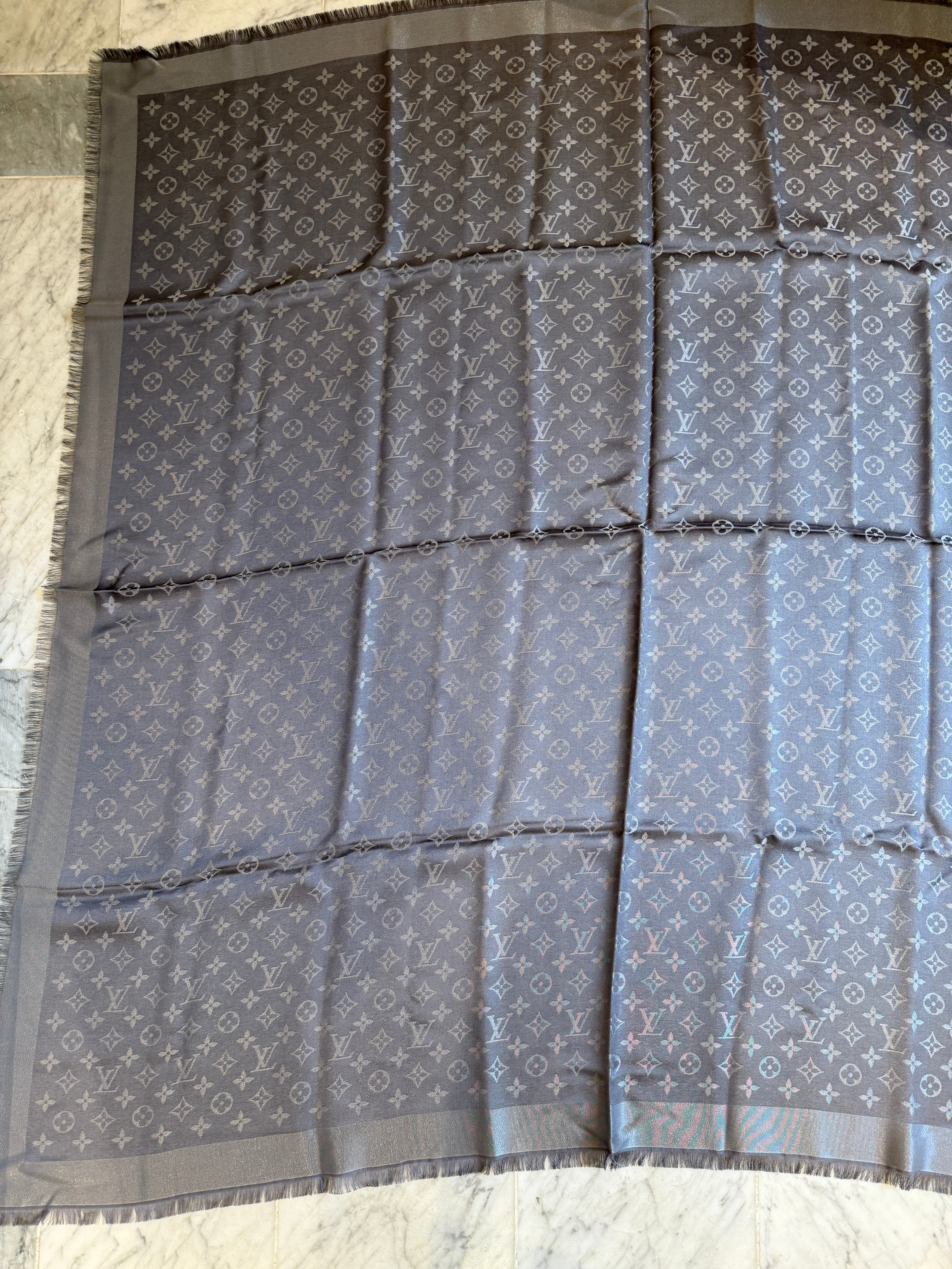 Louis Vuitton Châle Monogram Tørklæde