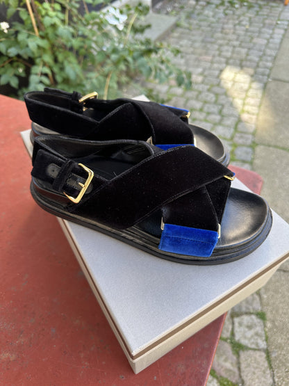 Marni Fussbett Sandals Velor
