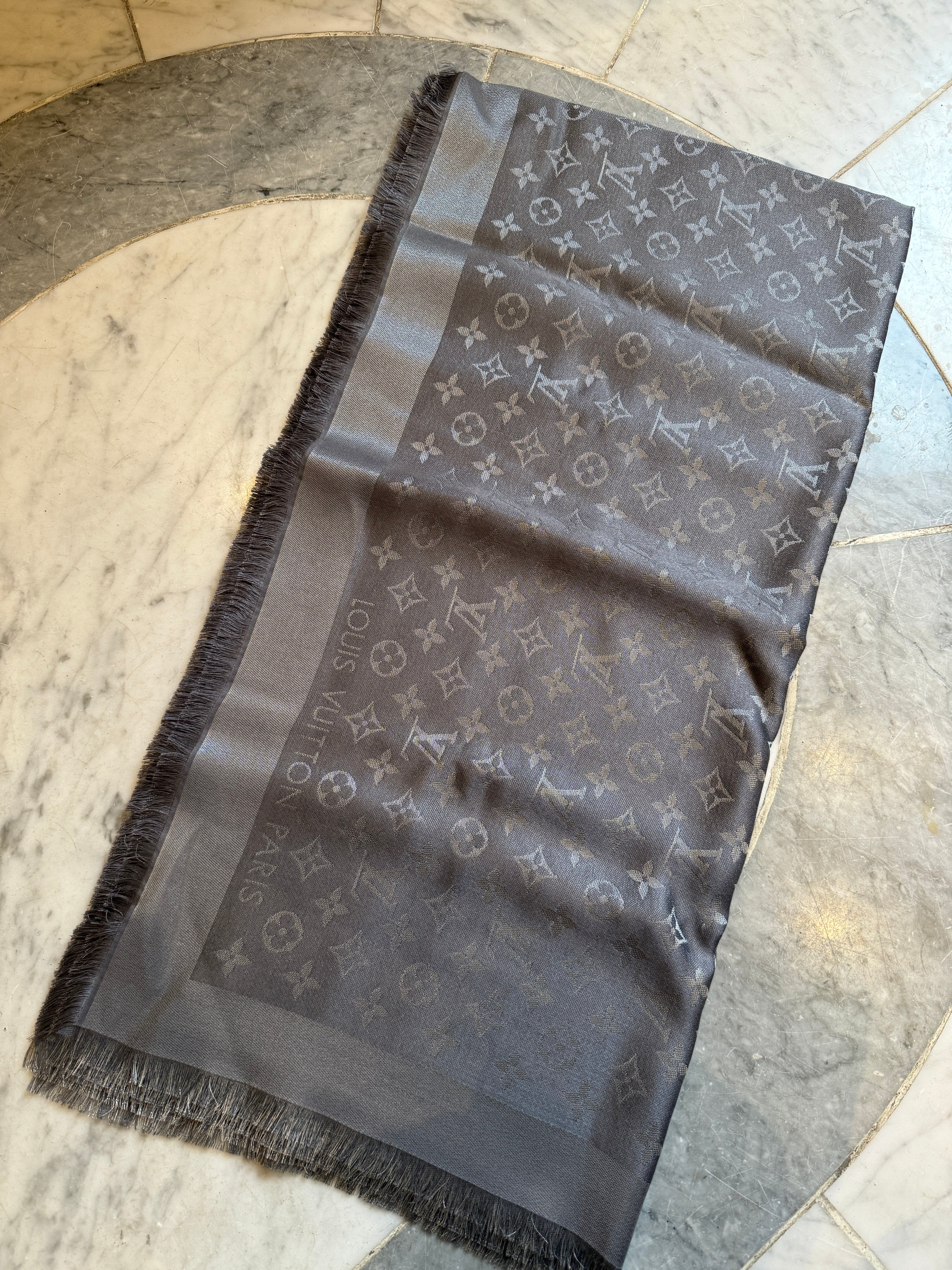 Louis Vuitton Châle Monogram Tørklæde