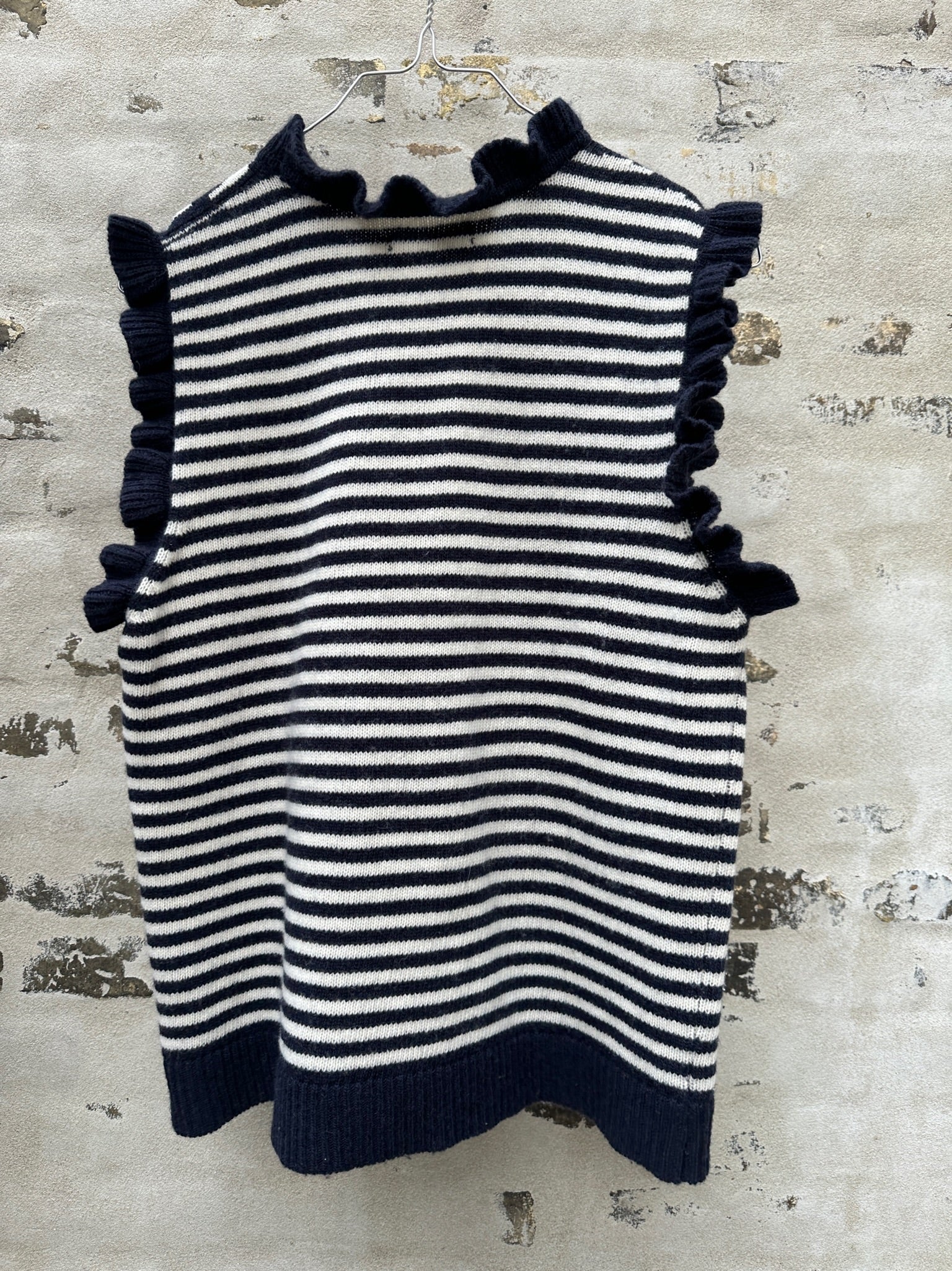 nue notes vest