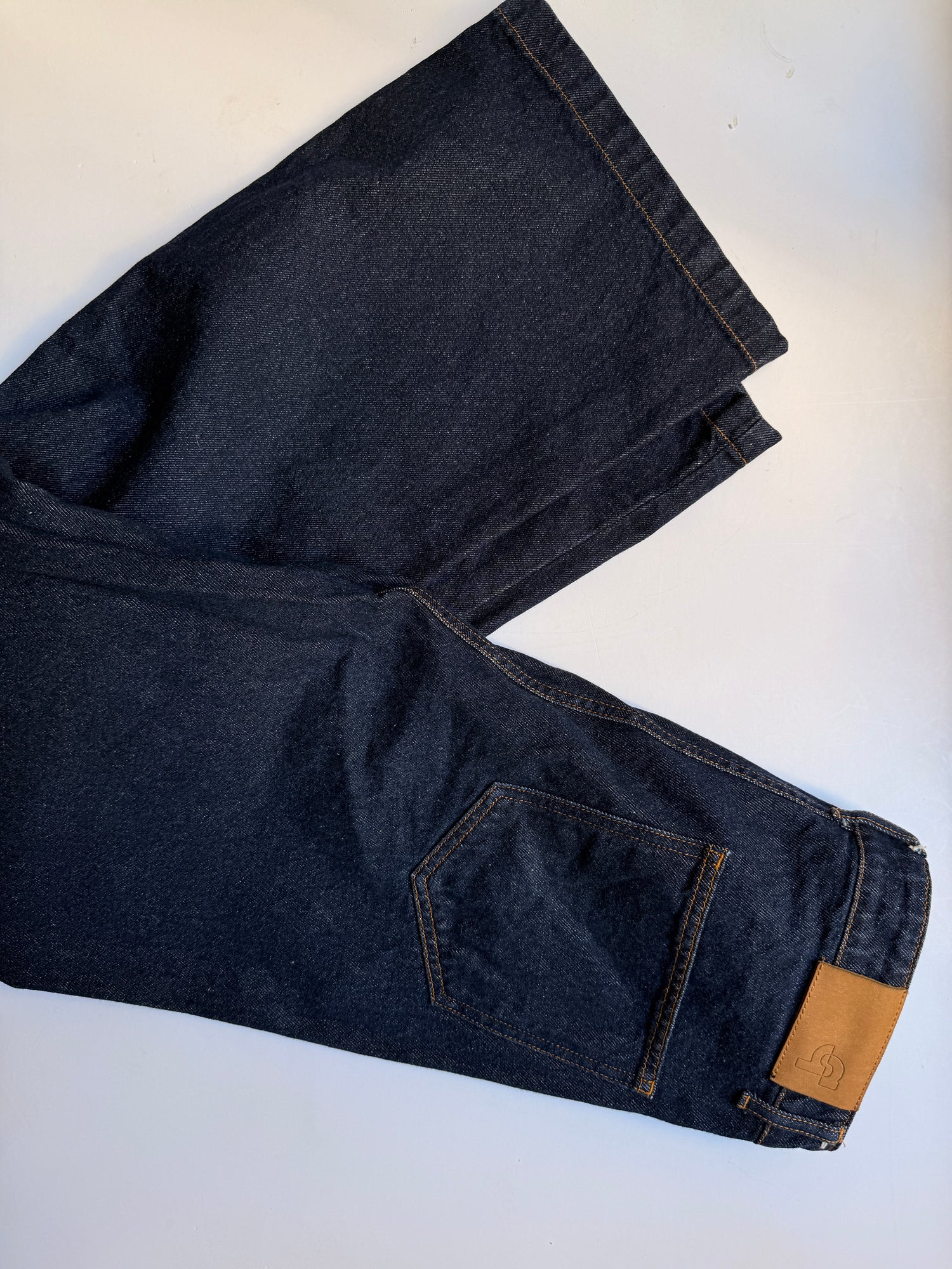 Oval Square Jeans