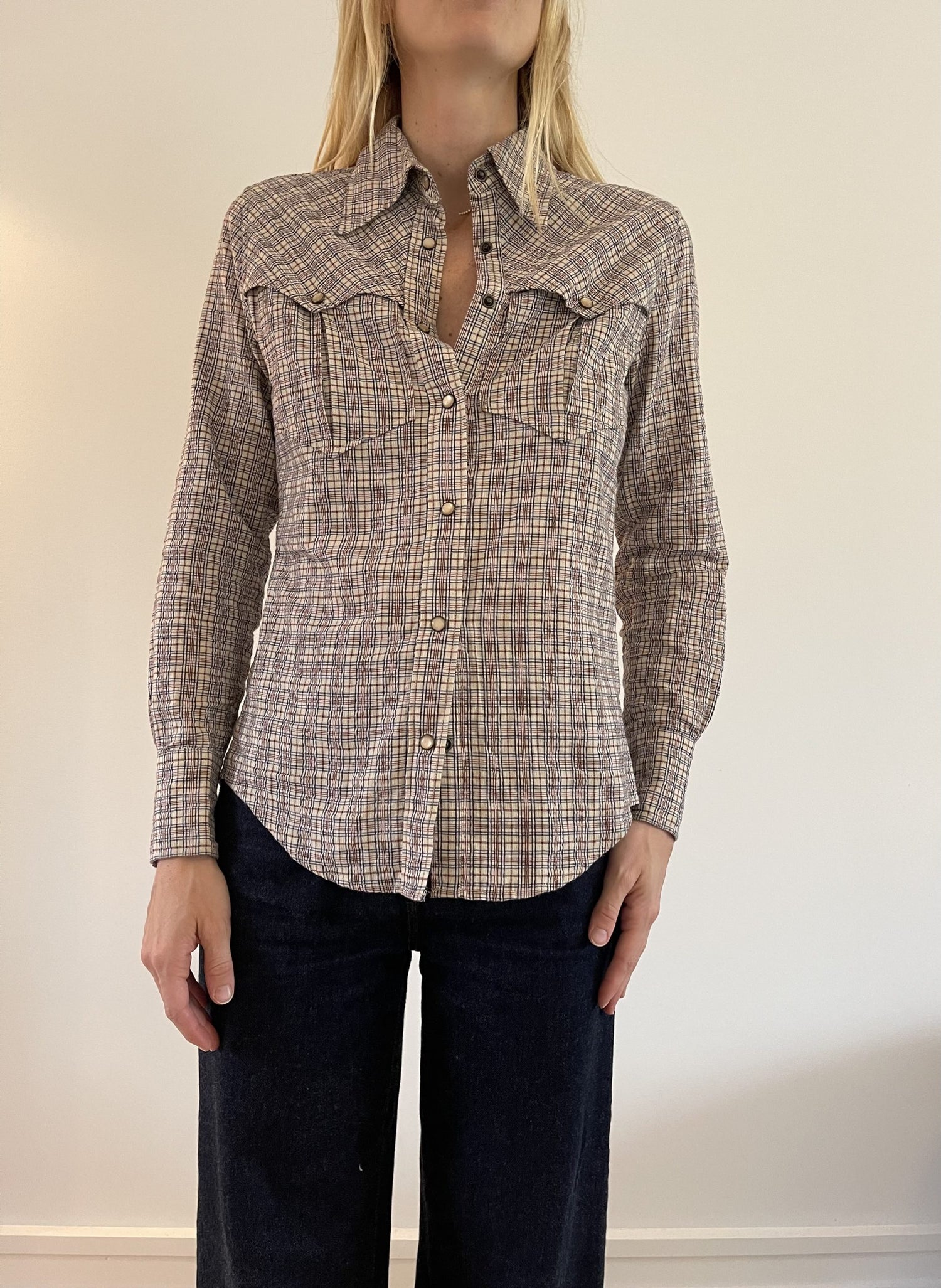 Isabel Marant Etoile Skjorte ternet på model forfra