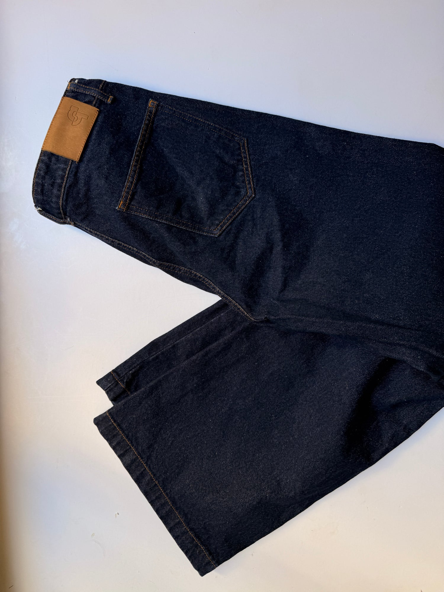 Oval Square Jeans