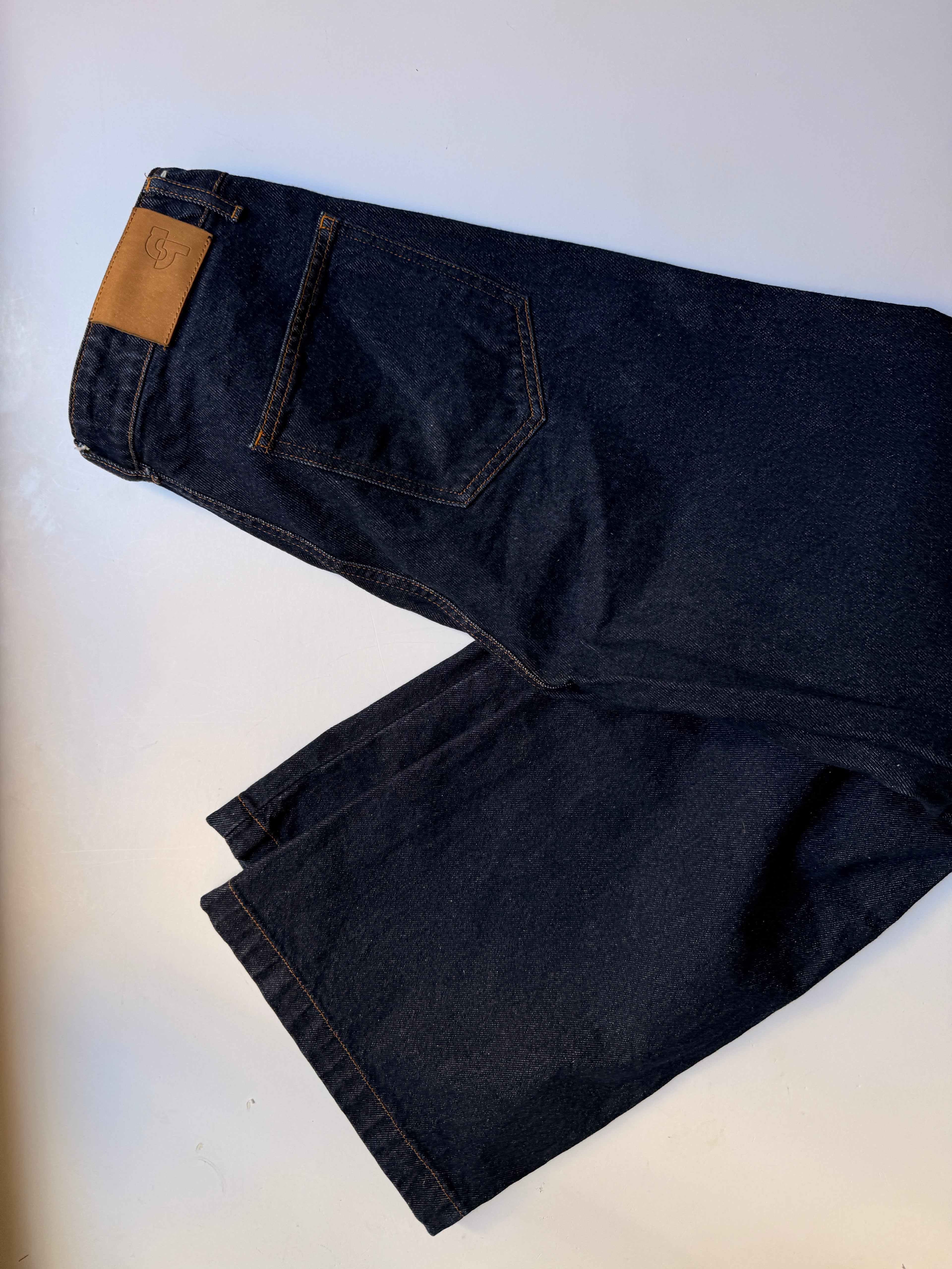 Oval Square Jeans