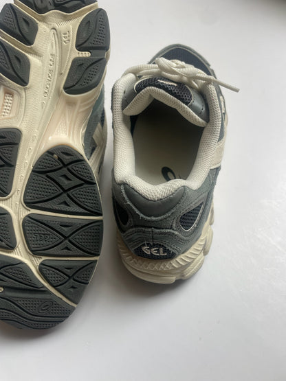Asics Sneakers