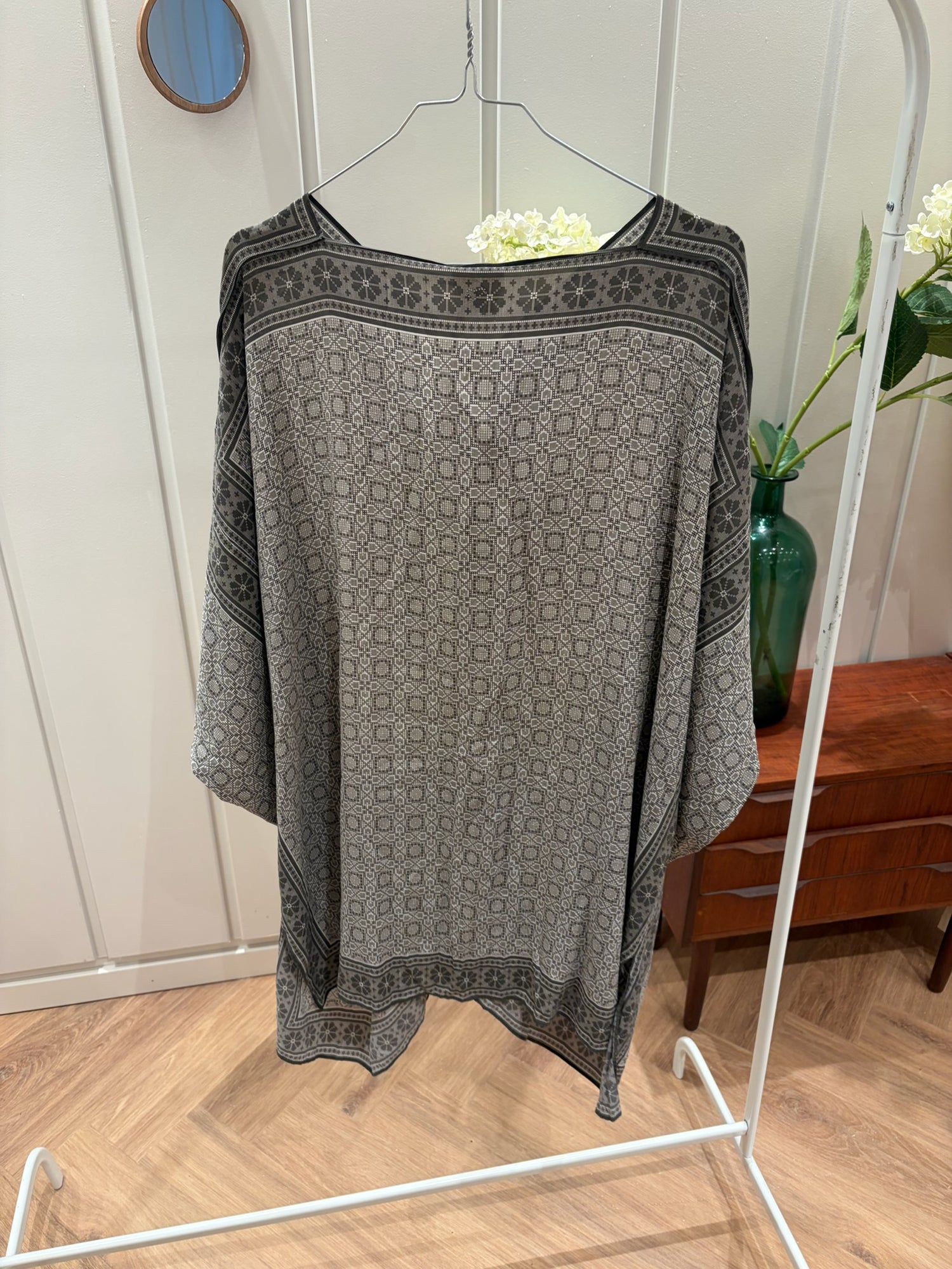 Julie Fagerholt / Heartmade Poncho Bluse