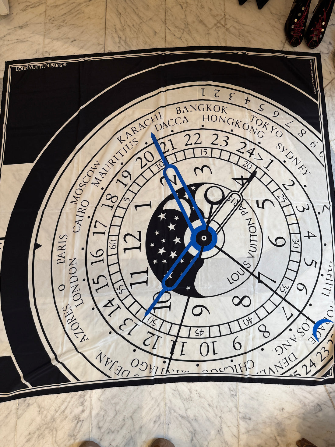 Louis Vuitton Silke Tørklæde “Le Temps du Voyage”