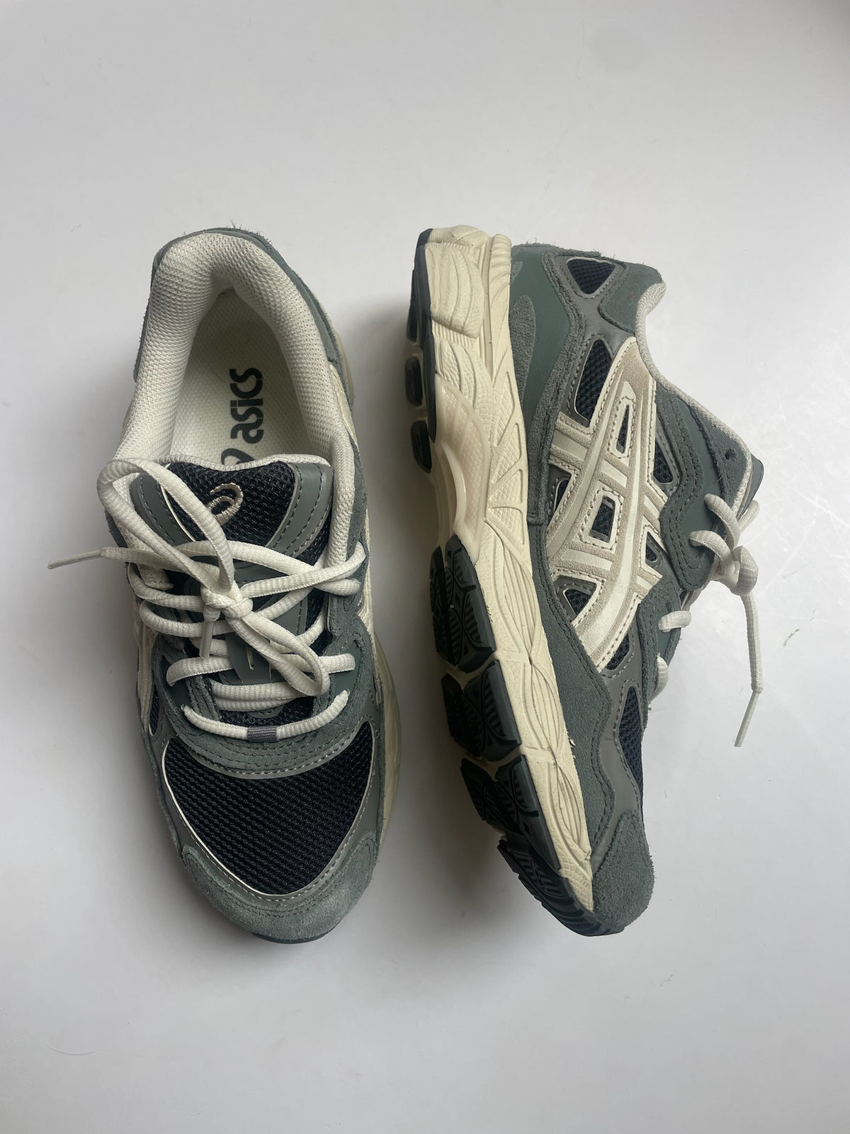 Asics Sneakers