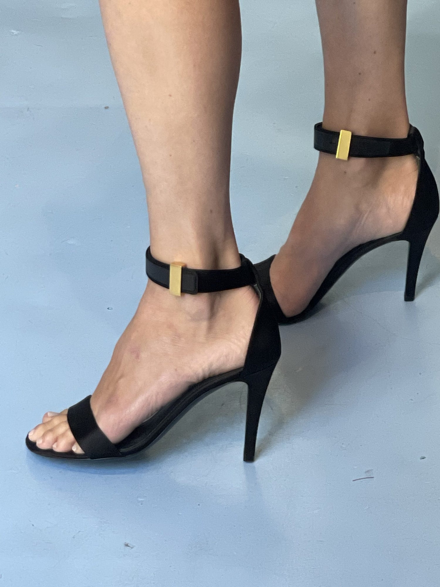 Celine stiletter sort på model side