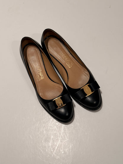 Salvatore Ferragamo Vera Bow Heels / Hæle