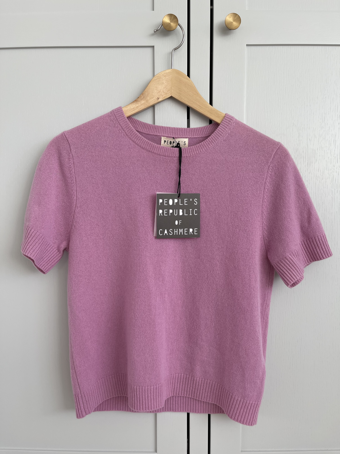 peoples republic of cashmere lyserød kortærmet cashmere trøje forfra