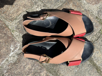 Marni Fussbett Sandals